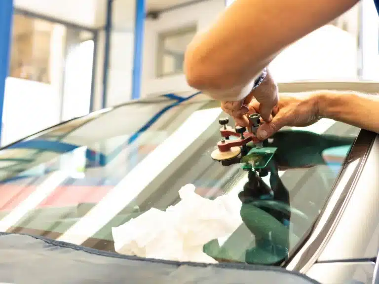 card4 reparacion cristal caguasexpressway